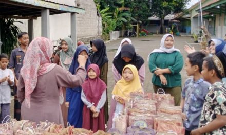 Semarakkan Ramadhan 1446H, SDN Gupolo Berbagi Ta’jil Buka Puasa