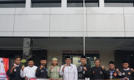 Takjil Ramadhan Polres Tulungagung dan Paguyuban Pencak Silat Kab.Tulungagung – TERATEAGUNG.OR.ID
